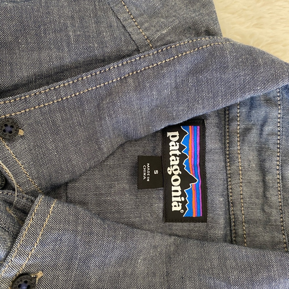 Patagonia mens cliff bar small shirt navy NWT - Picture 4 of 5